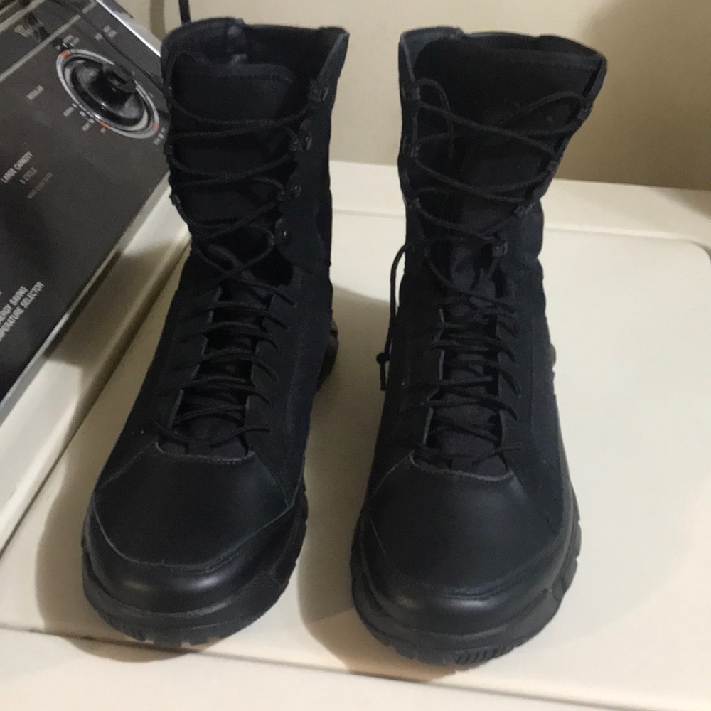 Oakley black boots